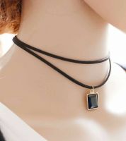 عقد انيق باللون الاسود  - حبل