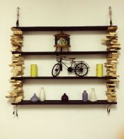 رفوف خشبية مصنوعة من خشب المشاتيح المعاد تدويره 