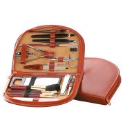 طقم للعناية بالاظافر و فرش مكياج (منكير)