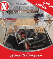طاوله مع 2 كرسي المنيوم و خشب