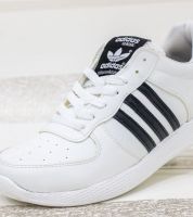 بوت اديداس  - Eu 41 - ابيض واسود
