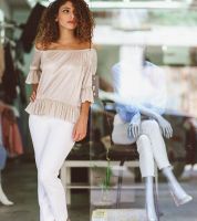 بلوزة  -off shoulders  - M -  بيج