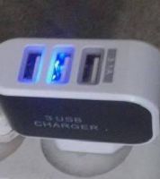 شاحن مضيئ بثلاثة مخارج 3.1 امبير  [4 قطع]