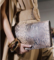 حقيبة جلد موديل 2018  - رملي