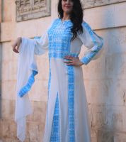 ثوب تطريز باللون الأزرق و الأبيض  - ابيض وازرق - 44/46