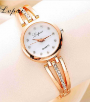 ساعة معدن ذهبي Luxury Rhinestone