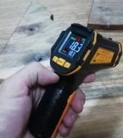 ميزان حرارة ليزر صناعي