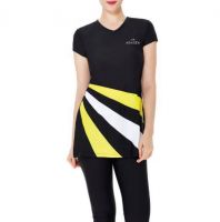 مايوة نص كم - 12 Us - اسود مع خط اصفر