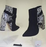 جزمة شتاء موديل 2018 شمواه وجلد - 36 Eu - اسود و ابيض