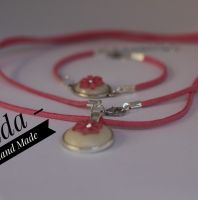 طقم اسوارة وعقد  