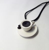 تعليقة وعقد على شكل فنجان قهوة