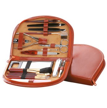 طقم للعناية بالاظافر و فرش مكياج (منكير)