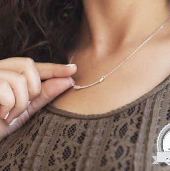 مجوهرات  - عقد شكل سهم 