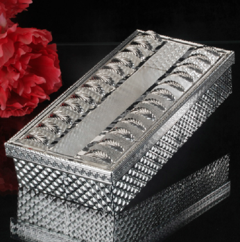 علبة محارم فضي 