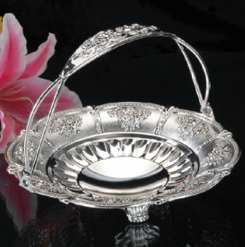 مضيفة فضي مع يد 