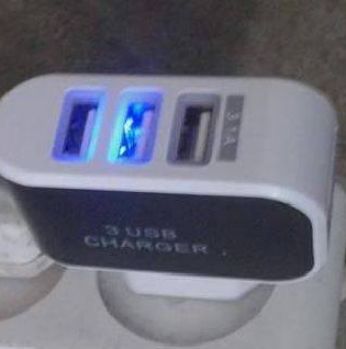 شاحن مضيئ بثلاثة مخارج 3.1 امبير  [4 قطع]