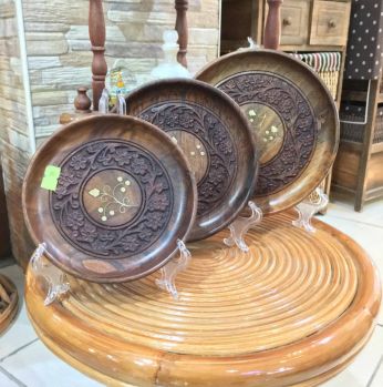 صحن خشب منحس , ثلاث قطع