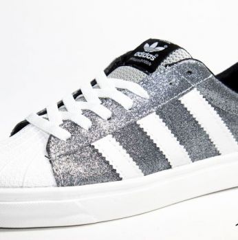 حذاء بناتي 17020501 - 40 Eu - ابيض وفضي 