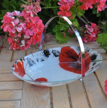 مضيفة بيضاوية