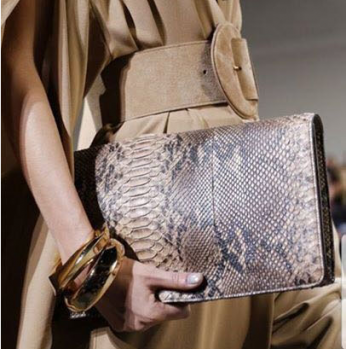 حقيبة جلد موديل 2018  - رملي