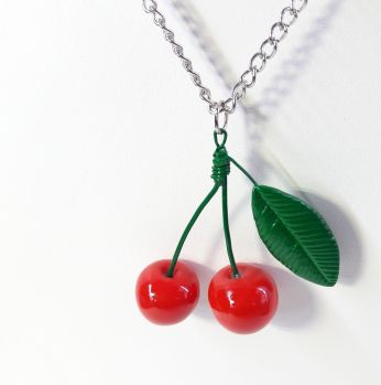 تعليقة على شكل كرزة 