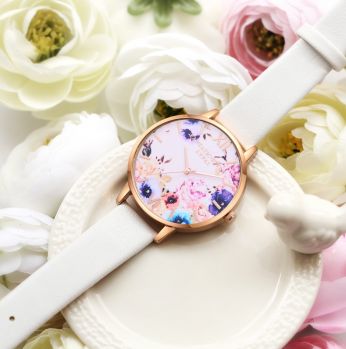 ساعة جلد  انيقة لون ابيض 