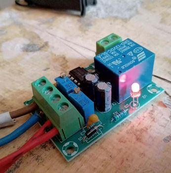 لوحةشحن بطاريه سياره  12 فولت