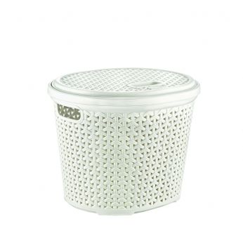 سلة رتان مع غطاء