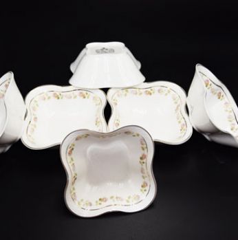 6 صحون مكسرات white floqw