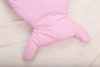 كوتة اطفال للنوم على شكل سمكة قرش  0 - 6 اشهر - متعدد الالوان