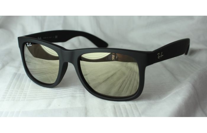  نظارة ray ban -  كلاسيك . فضي