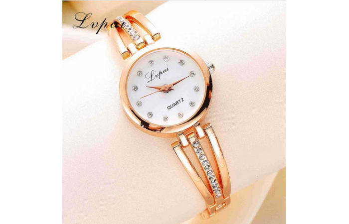 ساعة معدن ذهبي Luxury Rhinestone