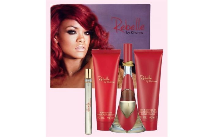  عطر نسائي Rebelle by Rihanna 4 Pieces Gift Set 